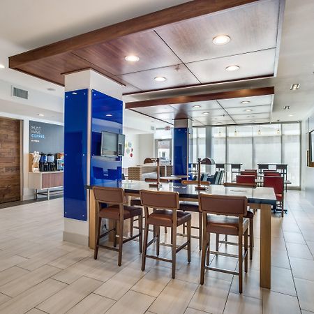 Hilton Garden Inn Denton Ngoại thất bức ảnh