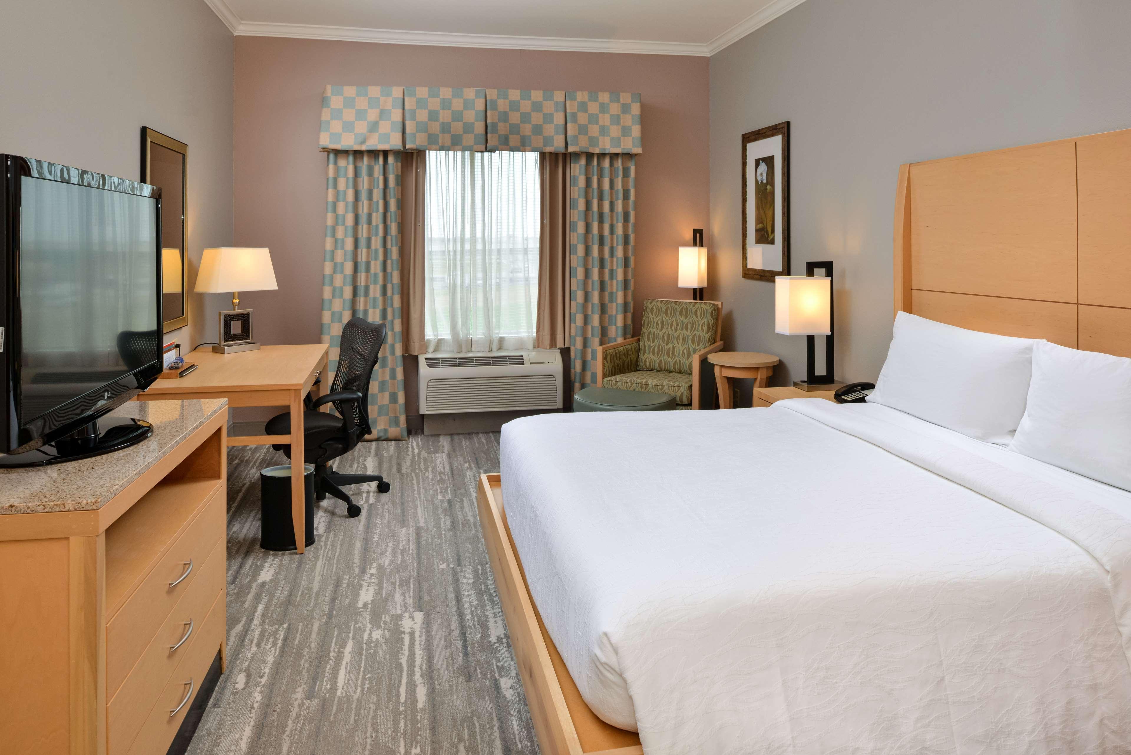 Hilton Garden Inn Denton Ngoại thất bức ảnh
