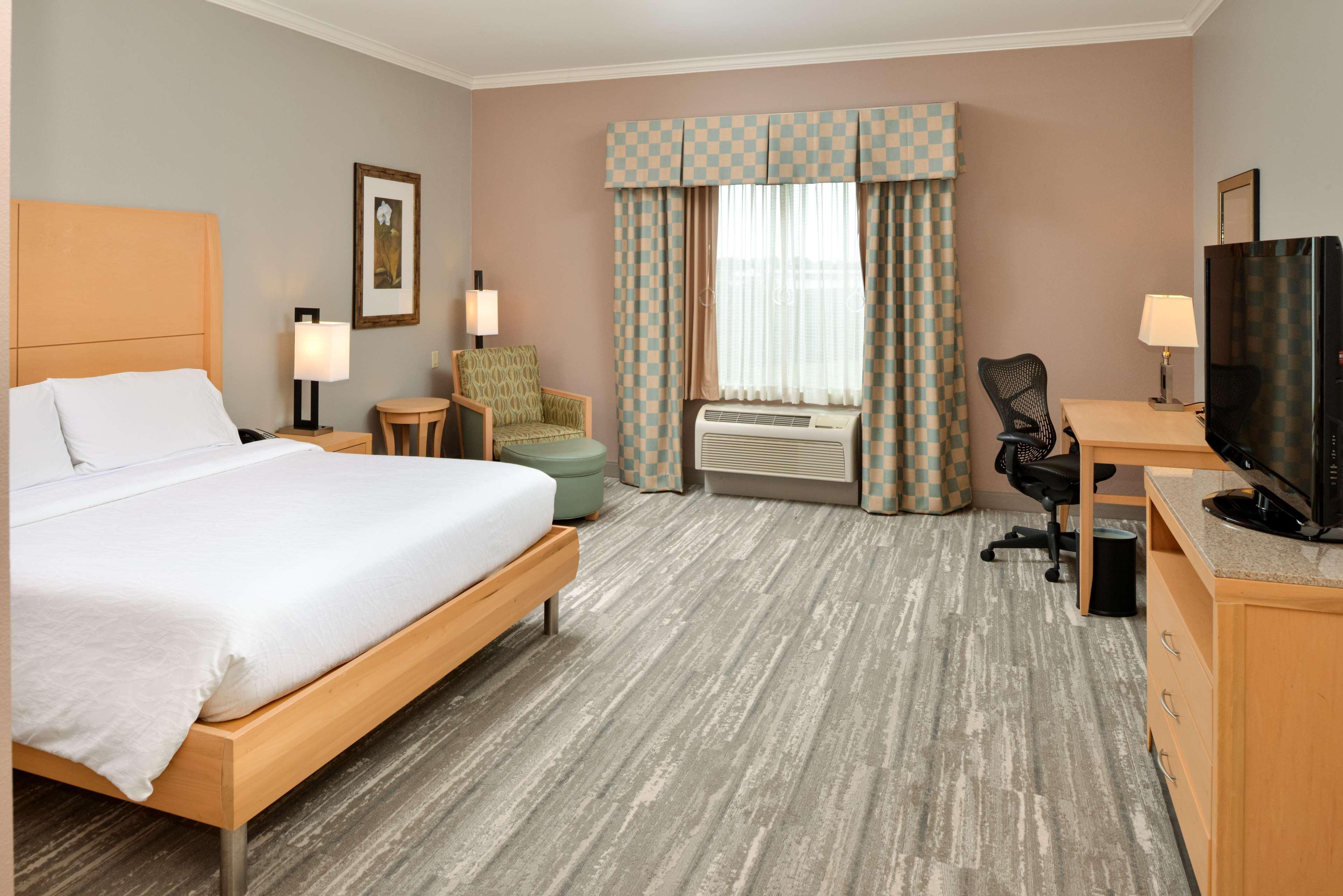 Hilton Garden Inn Denton Ngoại thất bức ảnh