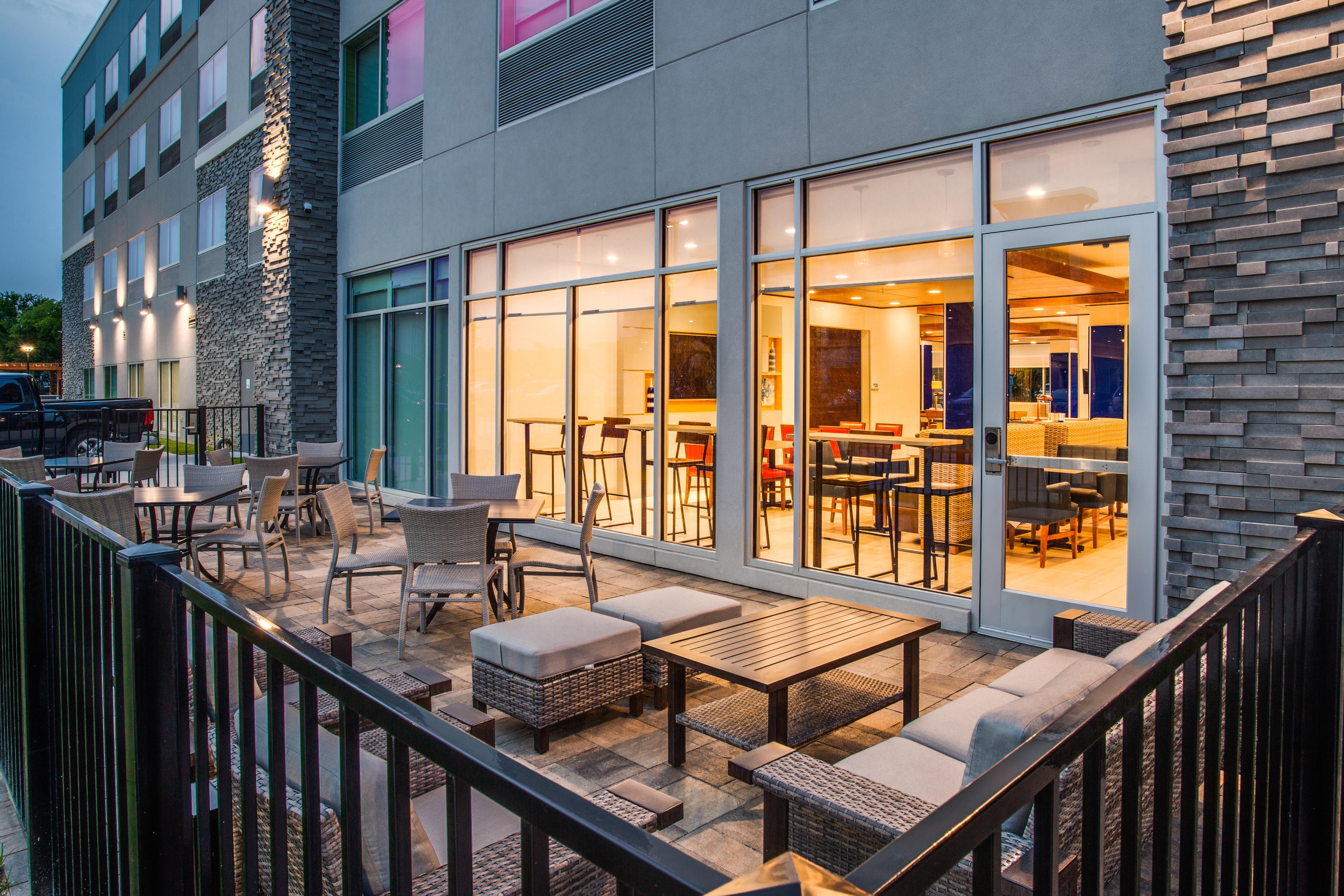 Hilton Garden Inn Denton Ngoại thất bức ảnh