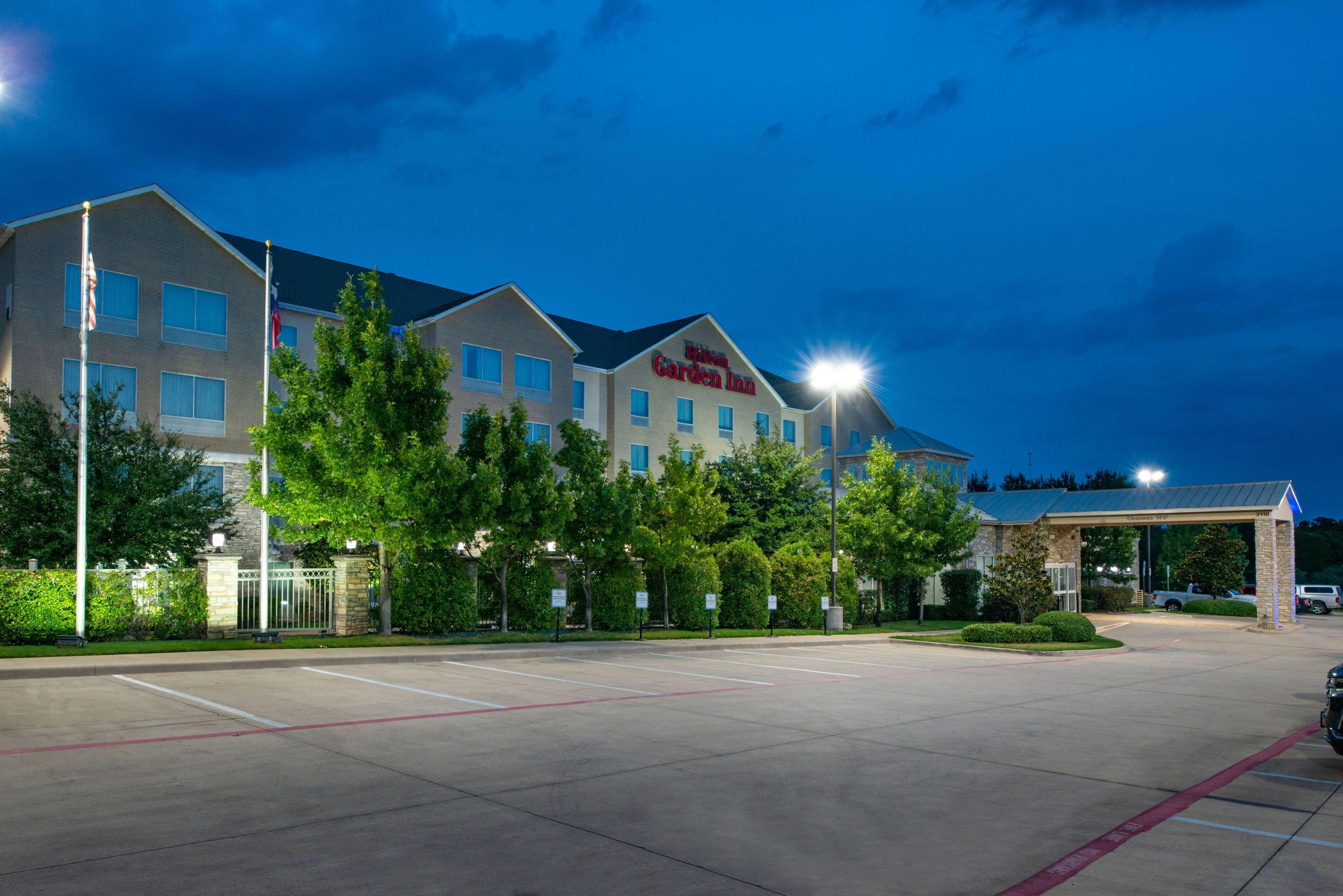 Hilton Garden Inn Denton Ngoại thất bức ảnh