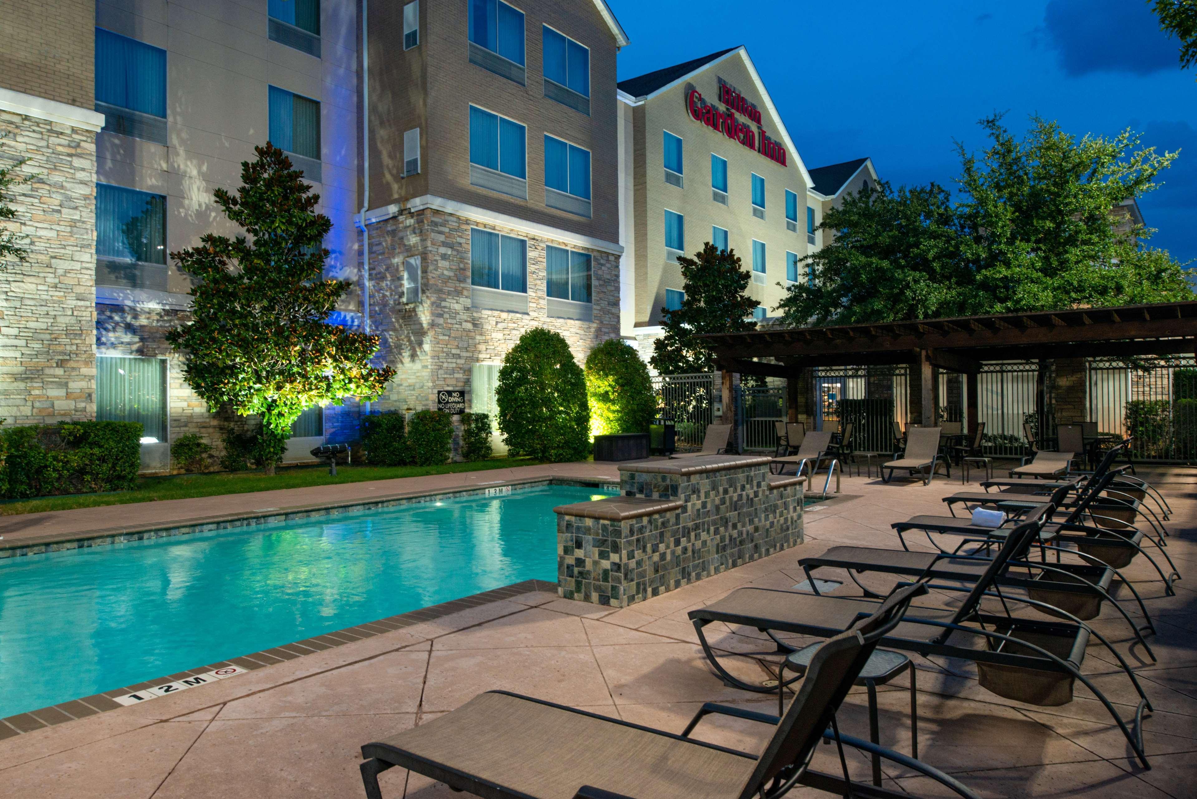 Hilton Garden Inn Denton Ngoại thất bức ảnh