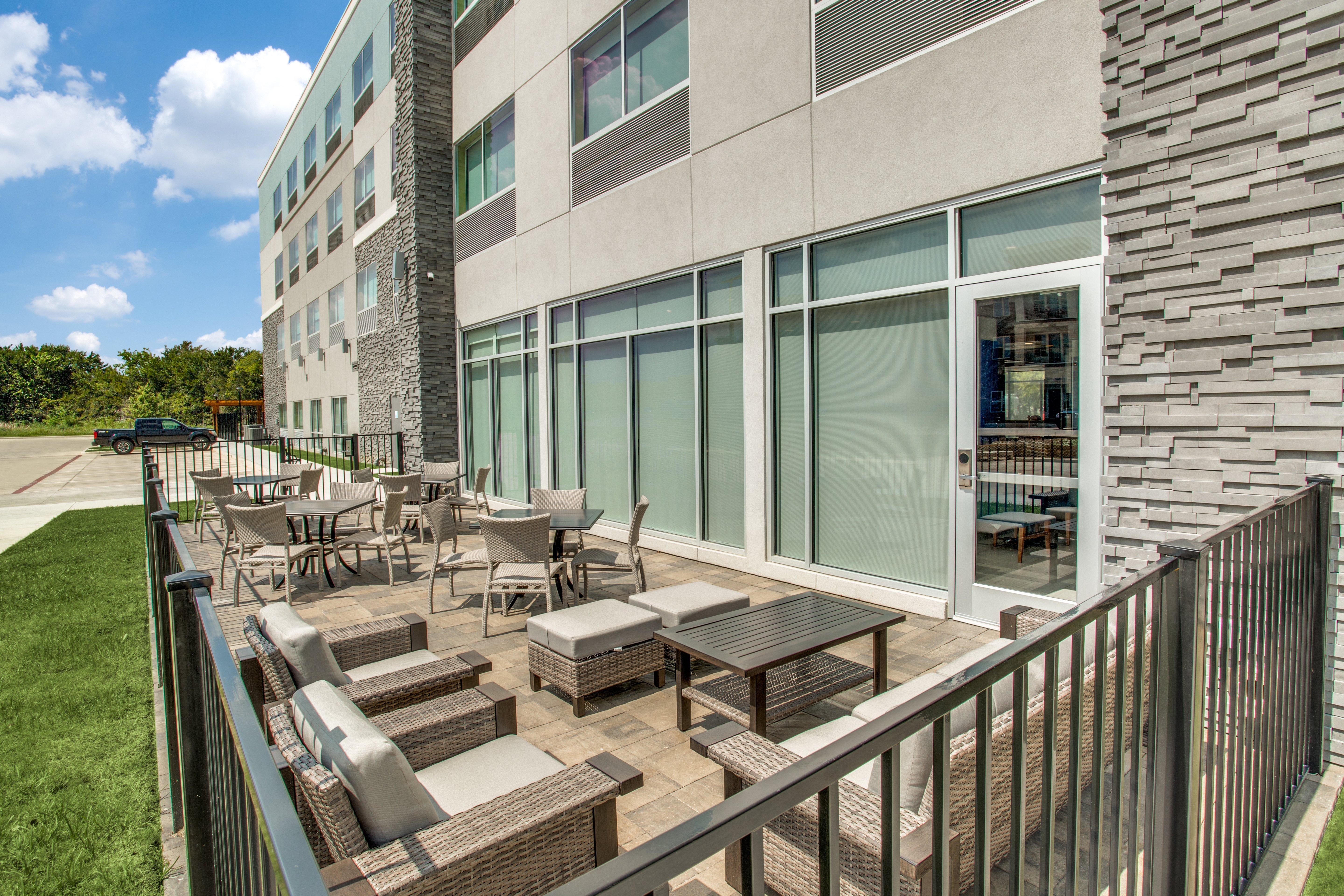 Hilton Garden Inn Denton Ngoại thất bức ảnh