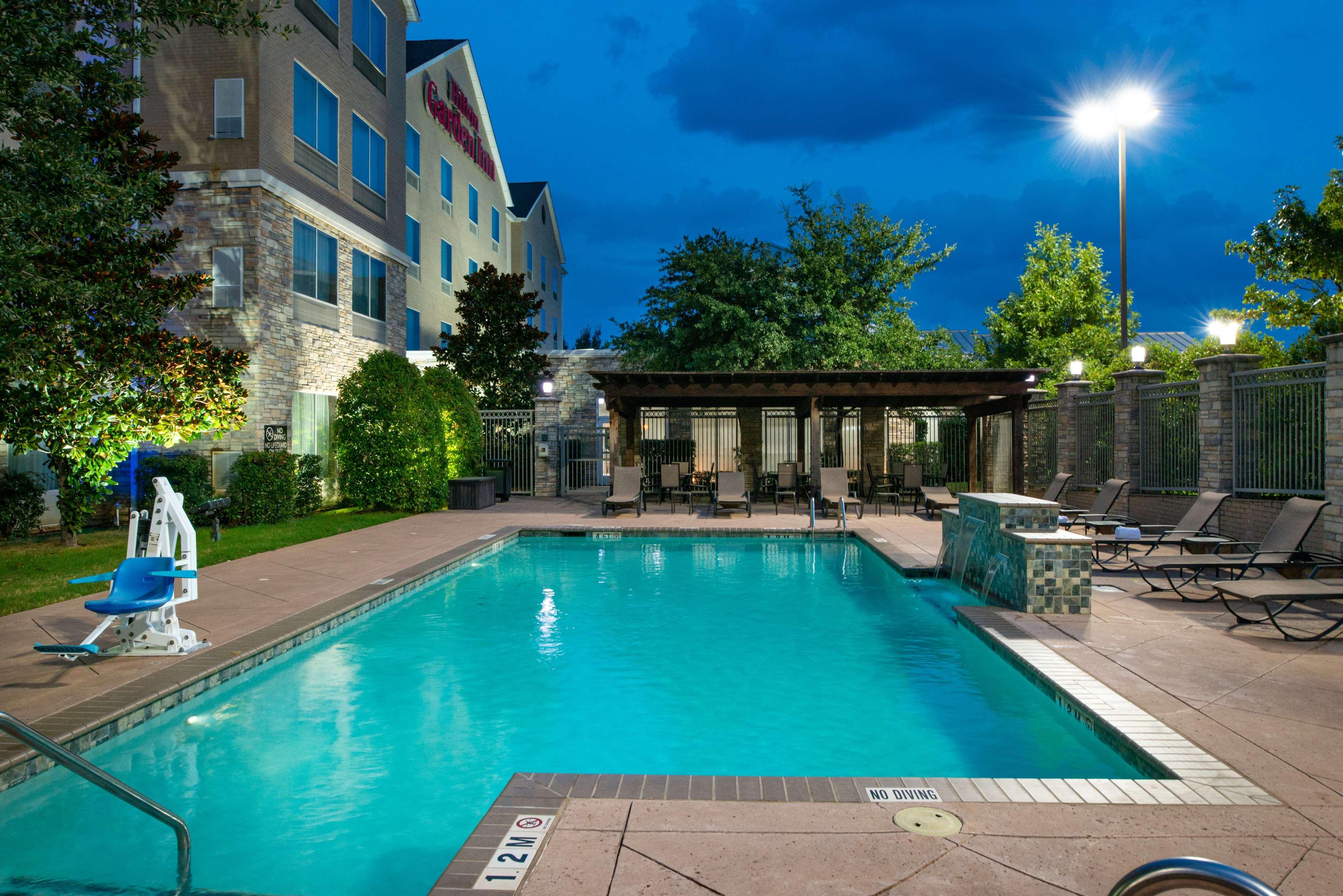 Hilton Garden Inn Denton Ngoại thất bức ảnh