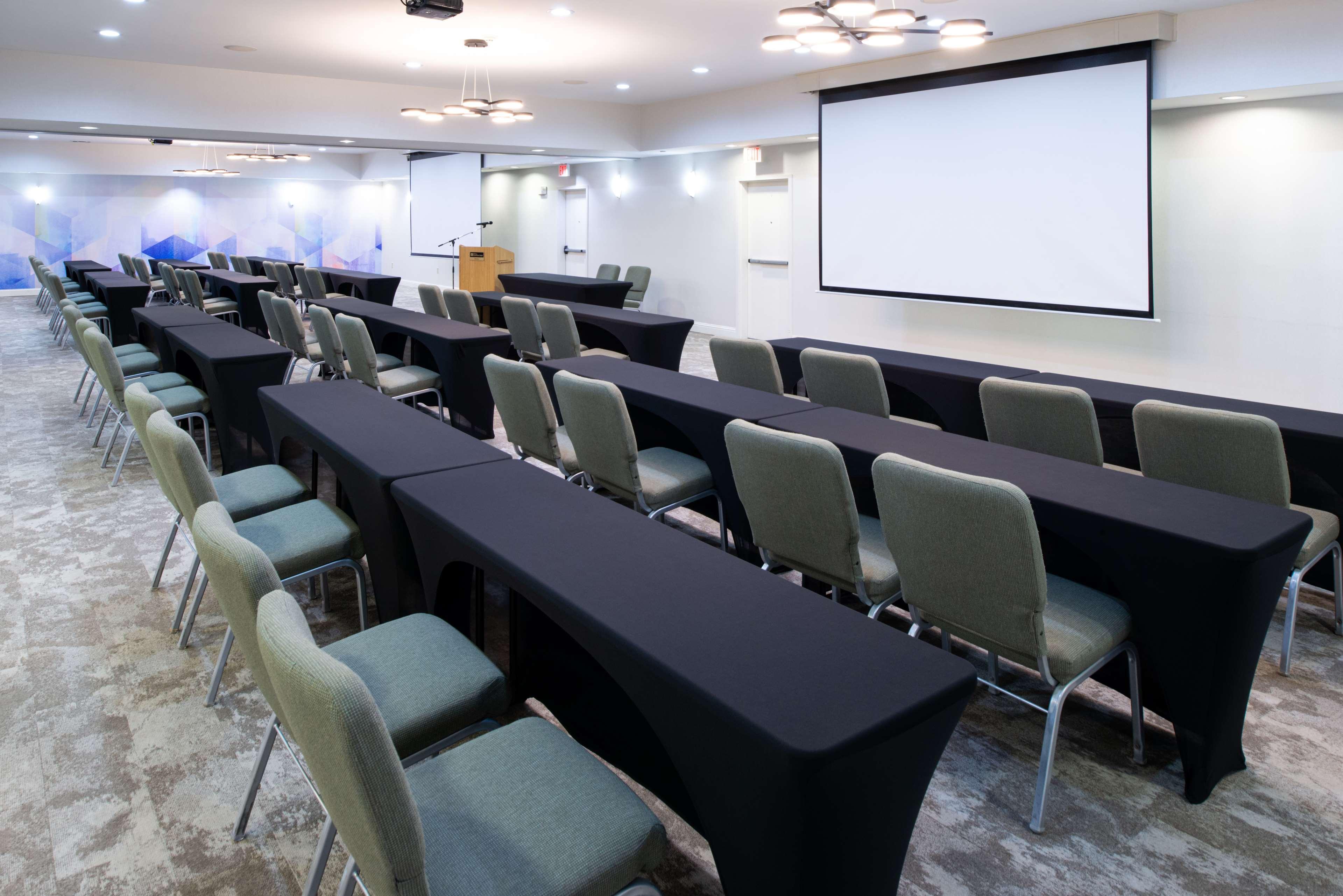Hilton Garden Inn Denton Ngoại thất bức ảnh