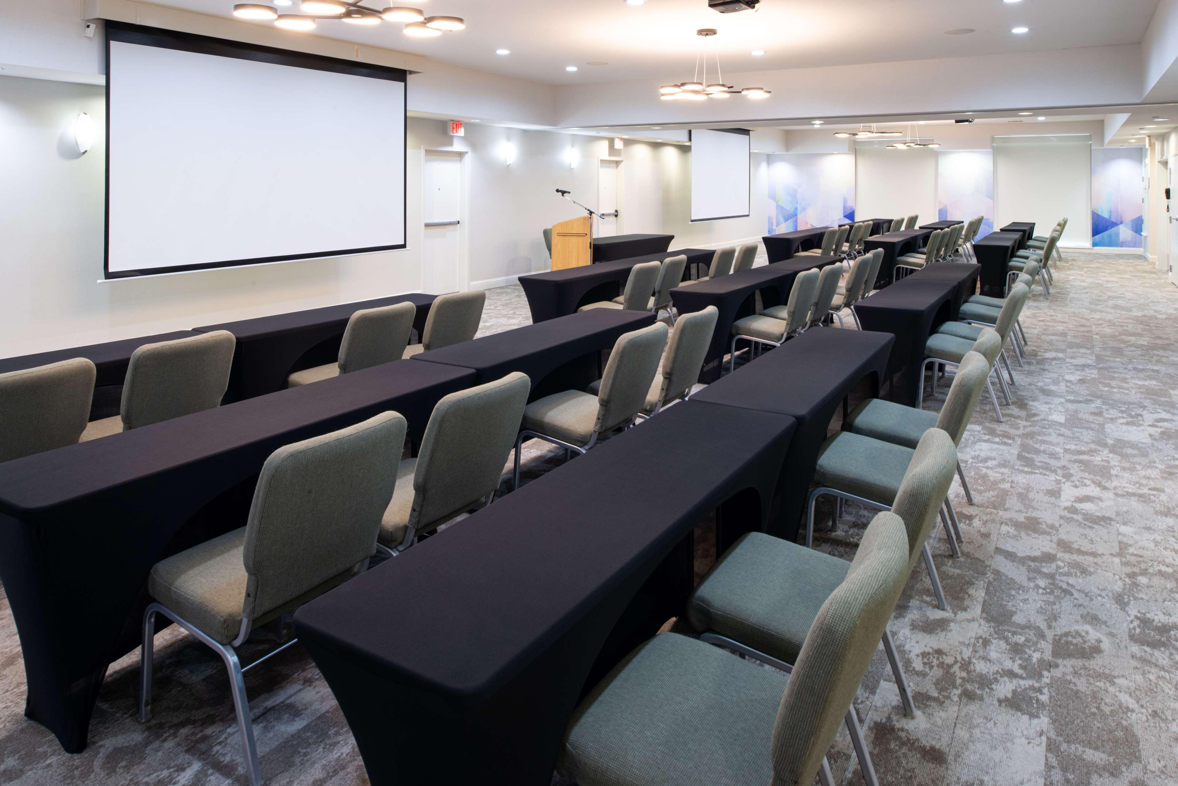 Hilton Garden Inn Denton Ngoại thất bức ảnh