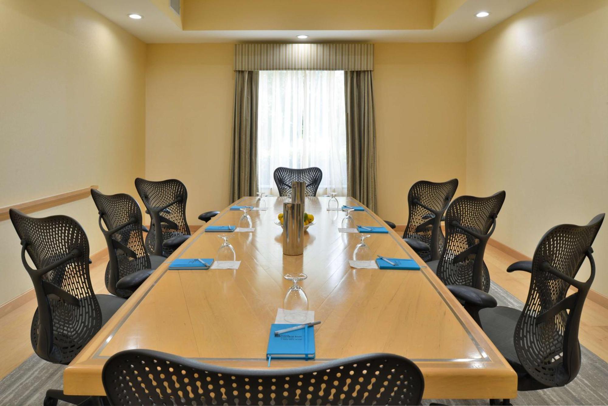 Hilton Garden Inn Denton Ngoại thất bức ảnh