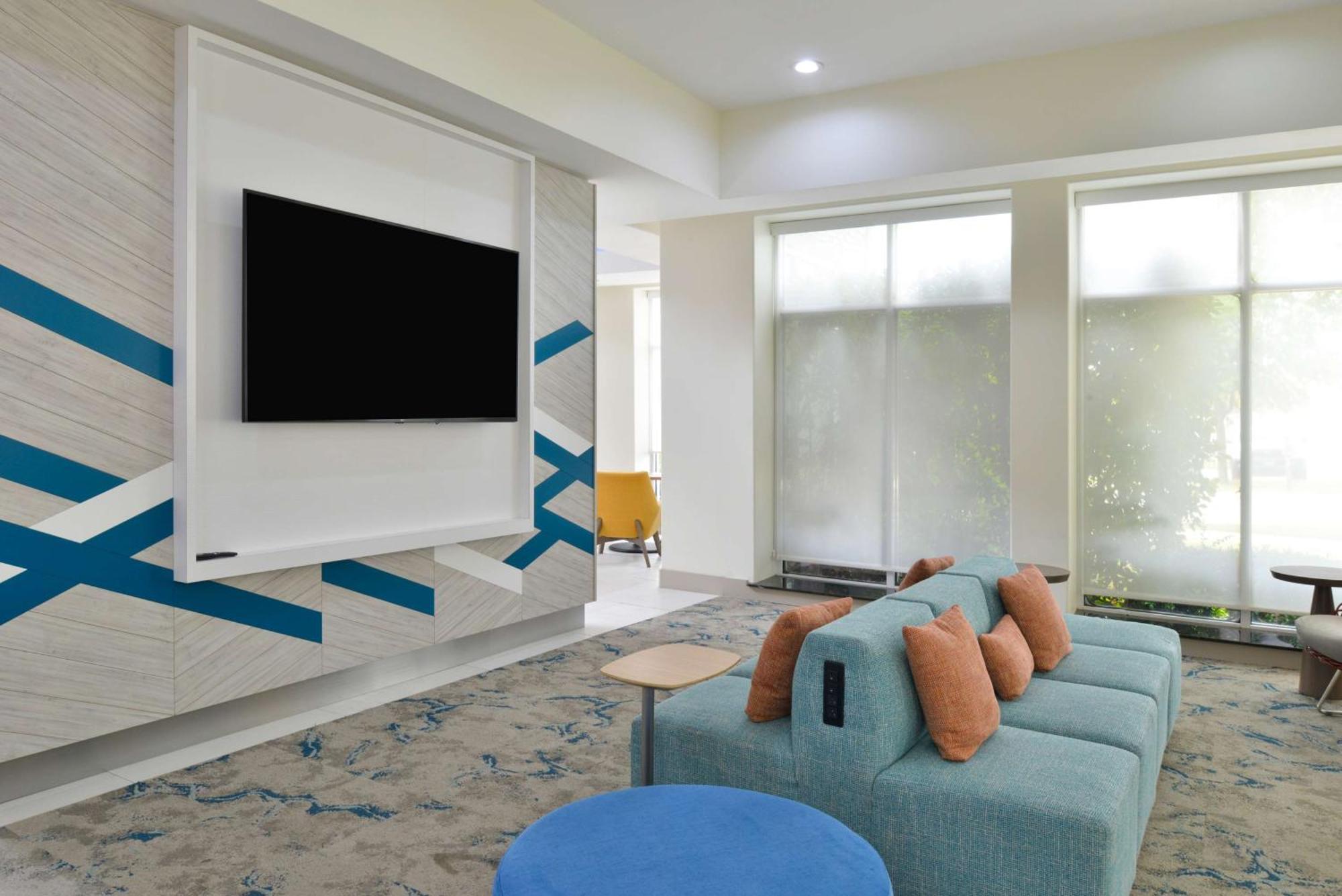 Hilton Garden Inn Denton Ngoại thất bức ảnh