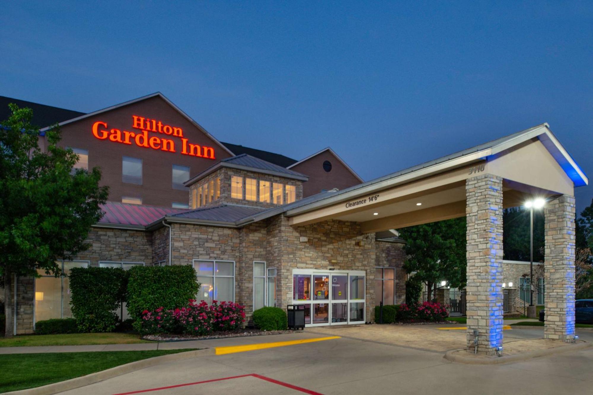 Hilton Garden Inn Denton Ngoại thất bức ảnh