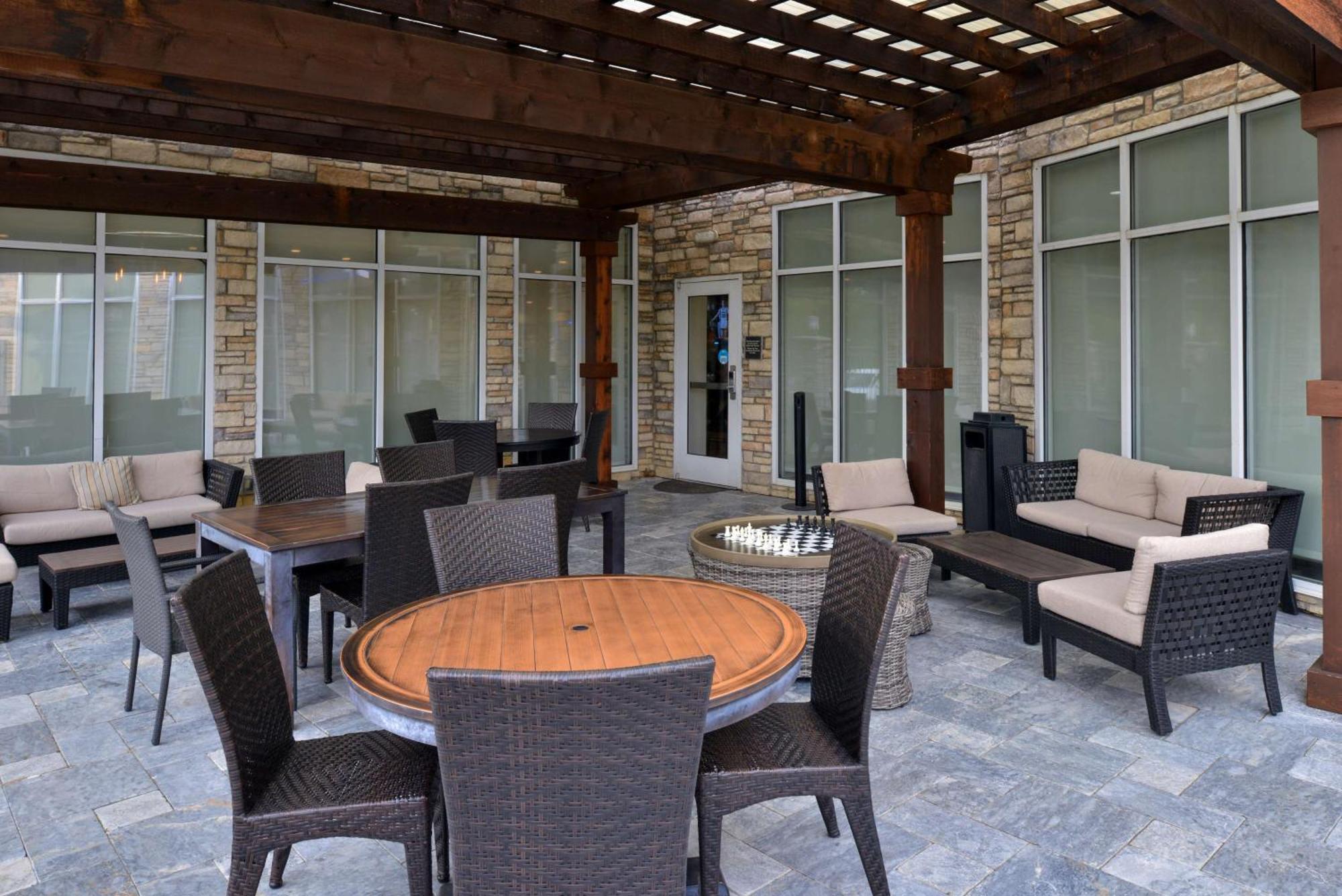 Hilton Garden Inn Denton Ngoại thất bức ảnh